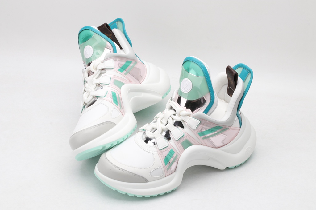 L*V SNEAKER